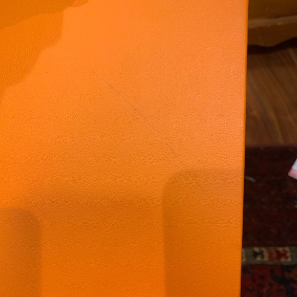 Box - Picture 2 of 8